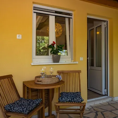 Agava - Pure Relaxation By The Pine Forest سيلين